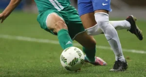 Tìm Hiểu Luật Bóng Trong Cuộc Và Bóng Ngoài Cuộc Theo Tiêu Chuẩn FIFA Mới Nhất