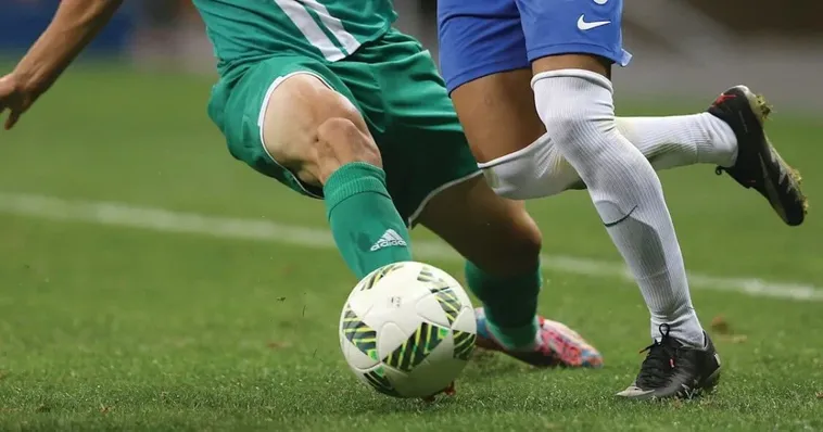 Tìm Hiểu Luật Bóng Trong Cuộc Và Bóng Ngoài Cuộc Theo Tiêu Chuẩn FIFA Mới Nhất